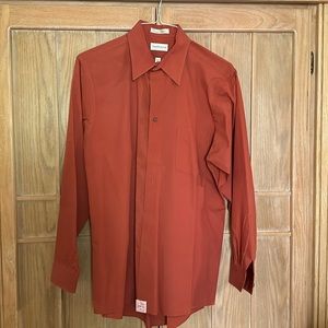Men’s Van Heusen burnt orange dress shirt